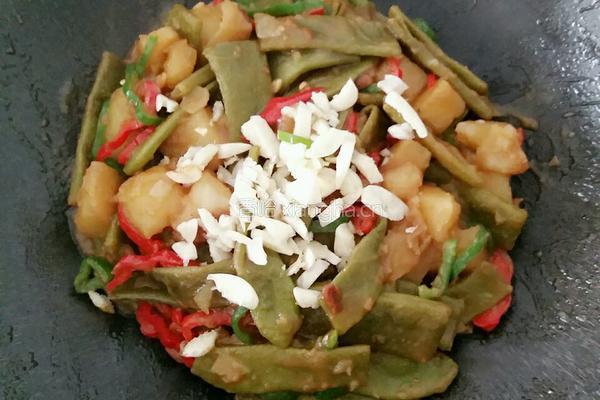 土豆炖豆角的做法图解15