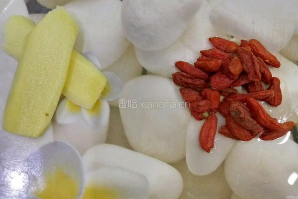茶树菇玉米排骨汤的做法图解4