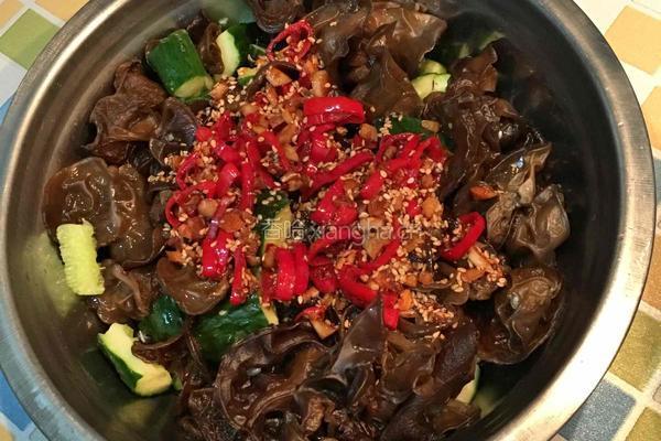 凉拌木耳黄瓜的做法图解6