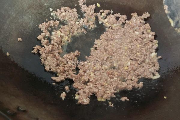 肉末炒豌豆的做法图解3