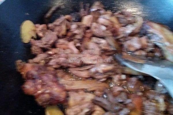 黄豆炒鸭肉的做法图解5
