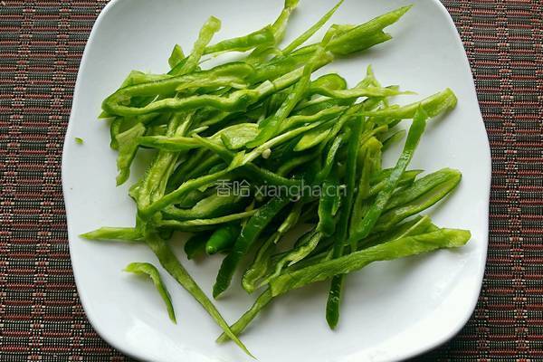 青椒土豆丝的做法图解3