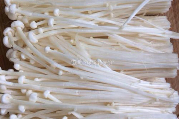 煎五花肉金针菇卷的做法图解2