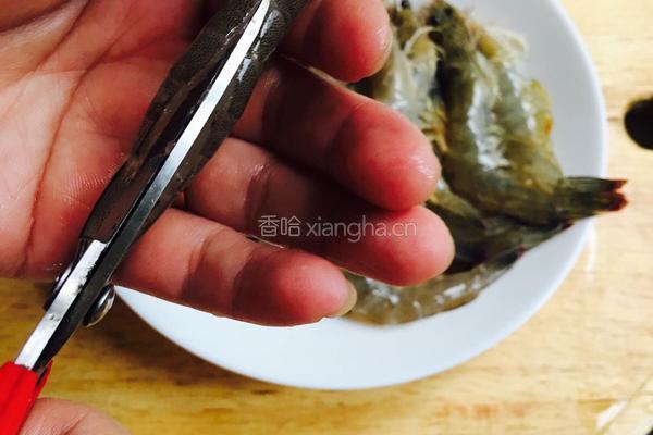 香酥椒盐虾的做法图解2