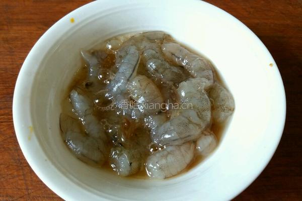 虾仁鸡蛋面的做法图解2