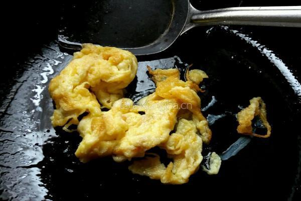 虾仁鸡蛋面的做法图解4