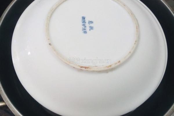 红枣当归杞子炖鸡脚的做法图解5