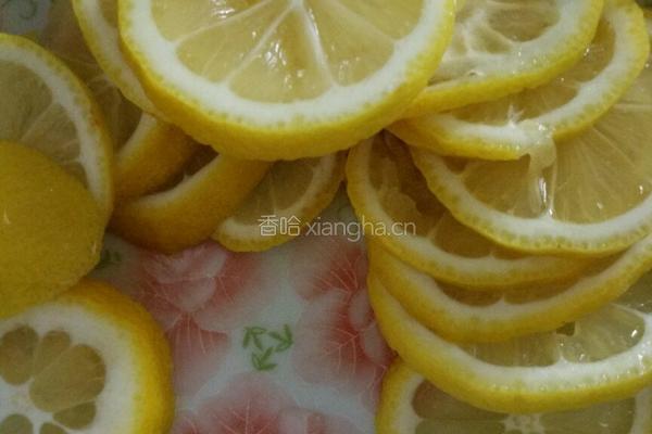 冰糖柠檬的做法图解2