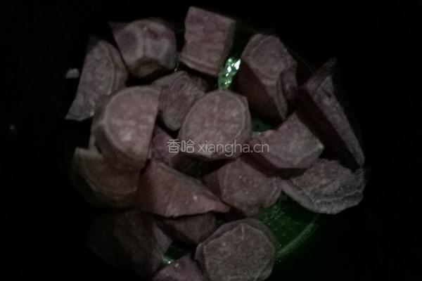 紫薯粥的做法图解1