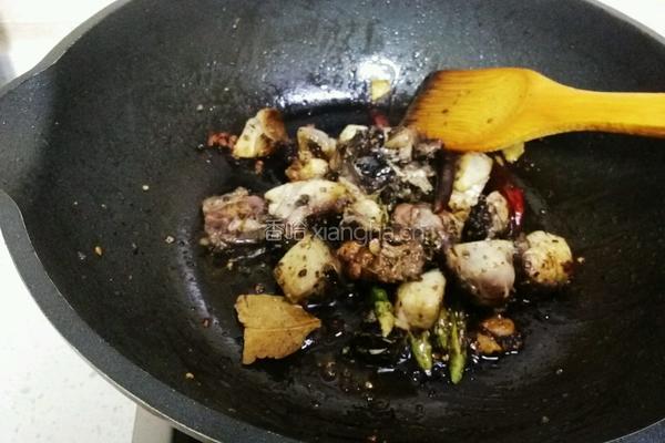 土豆焖鸡的做法图解7
