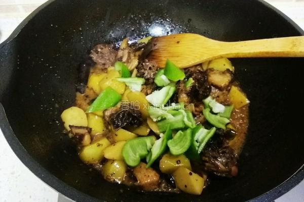 土豆焖鸡的做法图解11
