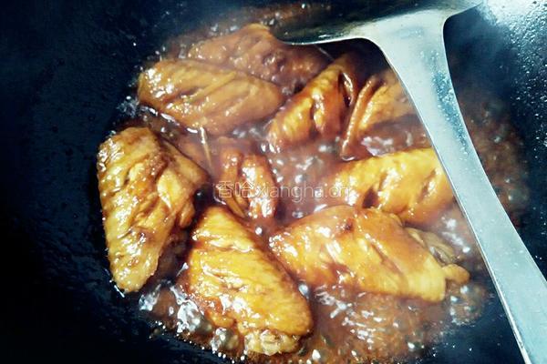 姜丝可乐鸡翅的做法图解10