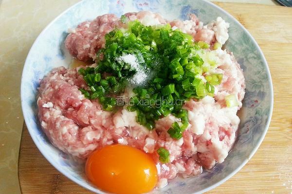 猪肉春卷的做法图解2
