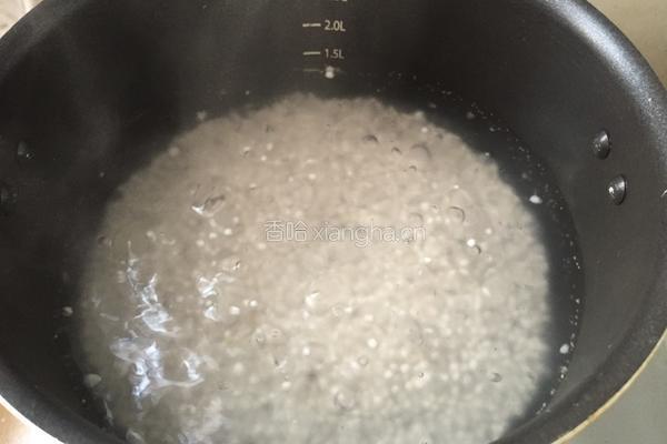 椰汁果肉西米露的做法图解2