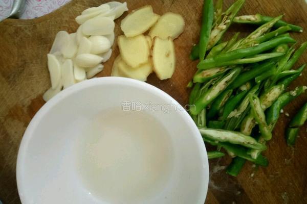 滑炒鸡丁的做法图解2
