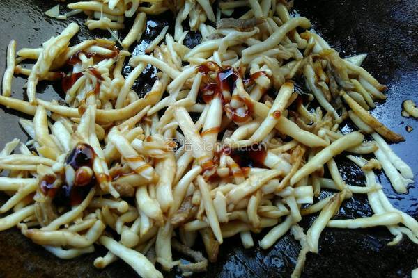 耗油牛肉海鲜菇的做法图解7