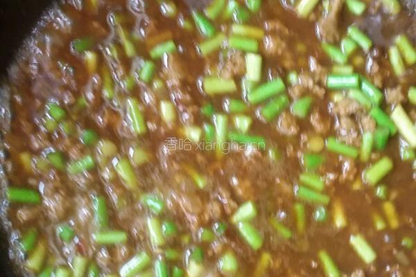 蒜苔肉末炸酱面的做法图解3