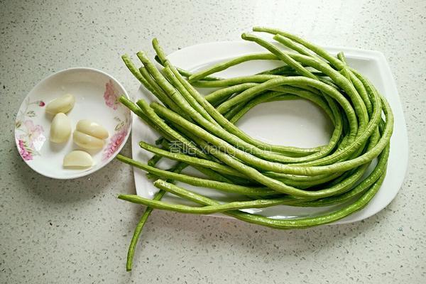 芝香豇豆的做法图解1