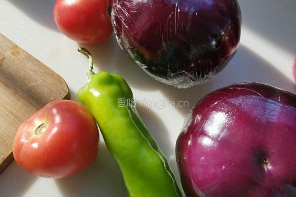 烧茄子家常版的做法图解1