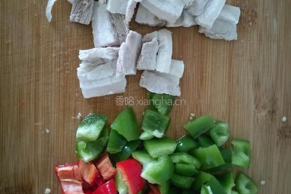梅菜干炒五花肉的做法图解3
