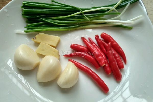 酸豆角炒肉沫的做法图解1