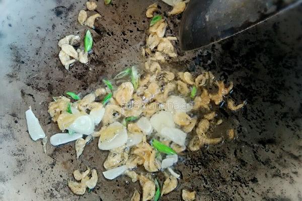 家常紫菜蛋花汤的做法图解3
