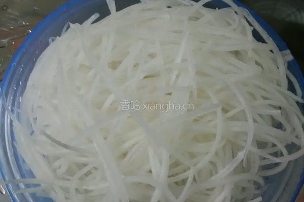 油渣萝卜丝的做法图解2