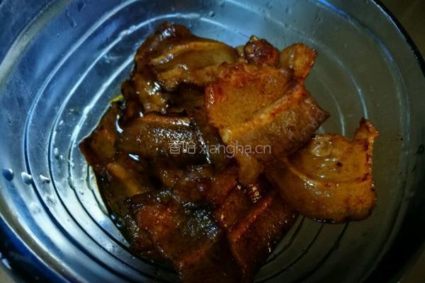五花肉炒鸡腿菇的做法图解4