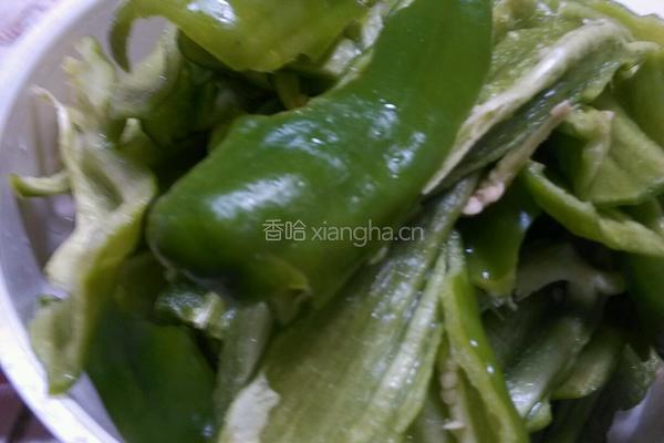 豉味青椒的做法图解1