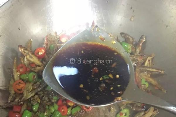 香辣小鱼的做法图解6