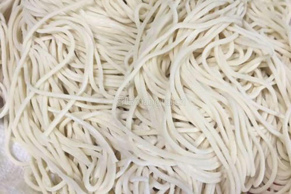 青菜肉丝炒面的做法图解1