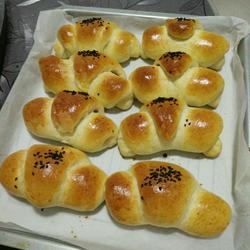 蜜豆牛角面包的做法[图]