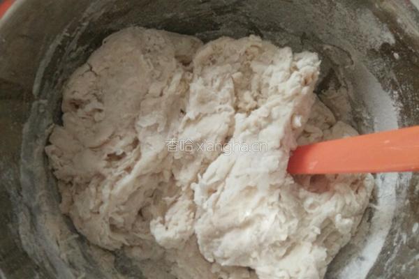 蜜豆牛角面包的做法图解2