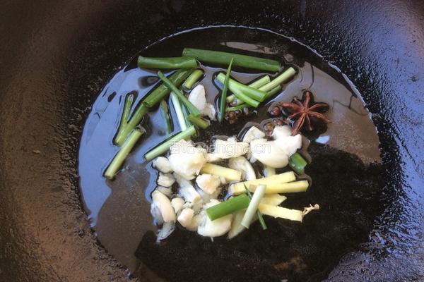 里脊肉焖油豆角的做法图解4