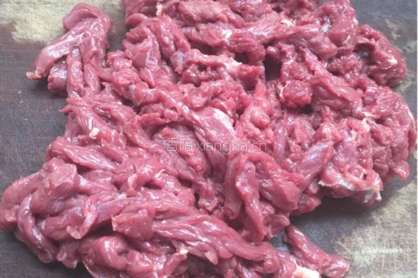 仔姜炒黄牛肉丝的做法图解1