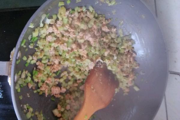 肉末炒香芹的做法图解4