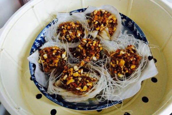 蒜蓉粉丝蒸扇贝的做法图解4