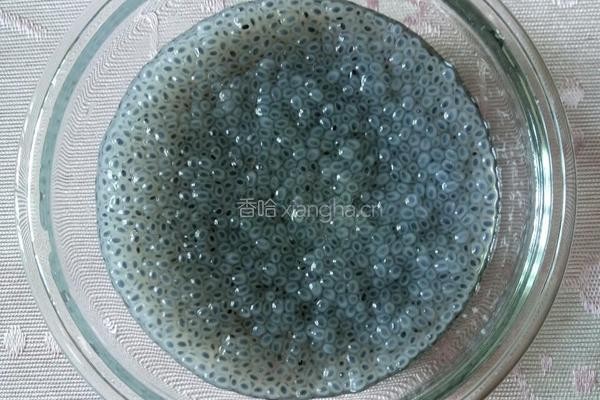 椰奶西米黑珍珠的做法图解2