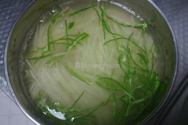 凉拌土豆丝的做法图解1