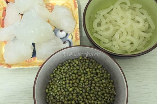 冰糖绿豆通心粉汤的做法图解1