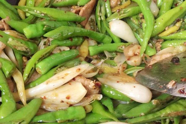 豆豉茭头爆肉片的做法图解4