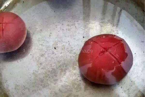 香酥椒盐番茄的做法图解1