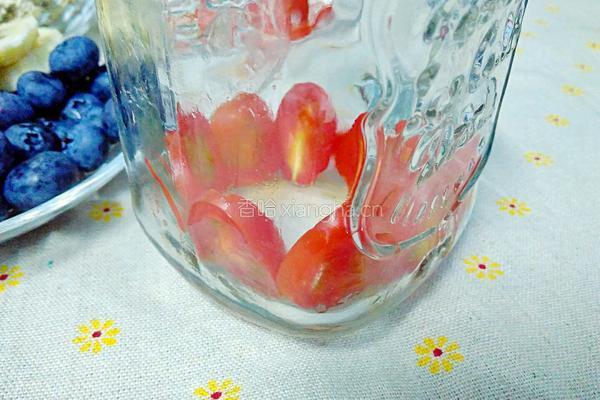 水果谷物酸奶杯的做法图解3