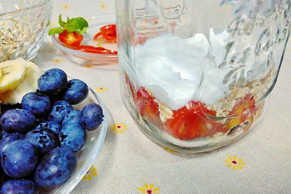 水果谷物酸奶杯的做法图解5