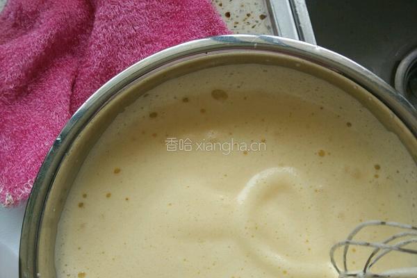奶香纸杯松软蛋糕的做法图解3