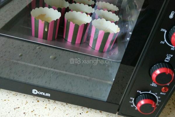 奶香纸杯松软蛋糕的做法图解11