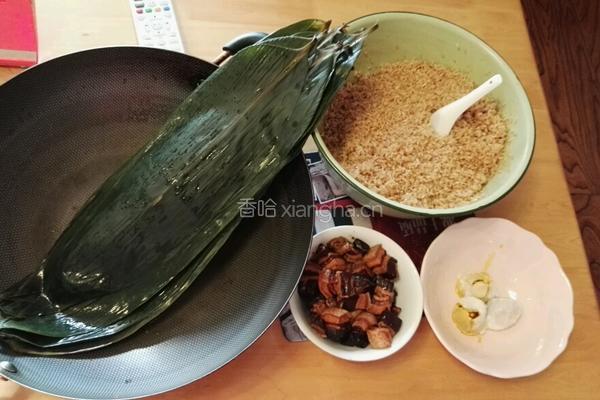 黑猪肉香糯米粽的做法图解3