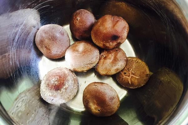 香菇青菜的做法图解2