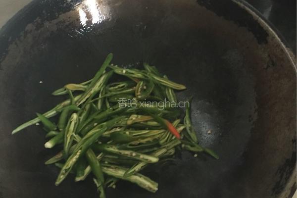 辣椒炒蛋的做法图解4