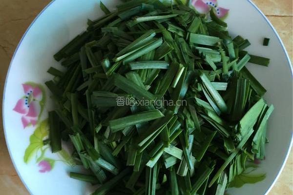 韭菜炒鸡蛋的做法图解1